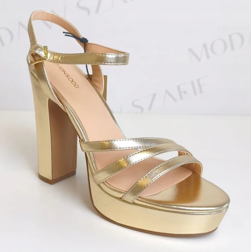 1422aed37f398efd77a62ec75fb86980